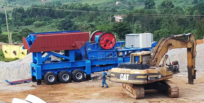 Uganda 250tph granite mobile crushing production line